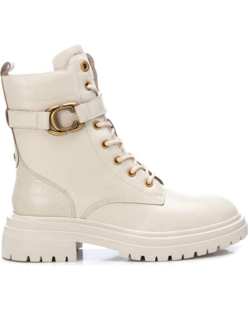 BOTINES CARMELA HIELO BLANCOS CON SUELA TRACK Y HEBILLA HIELO