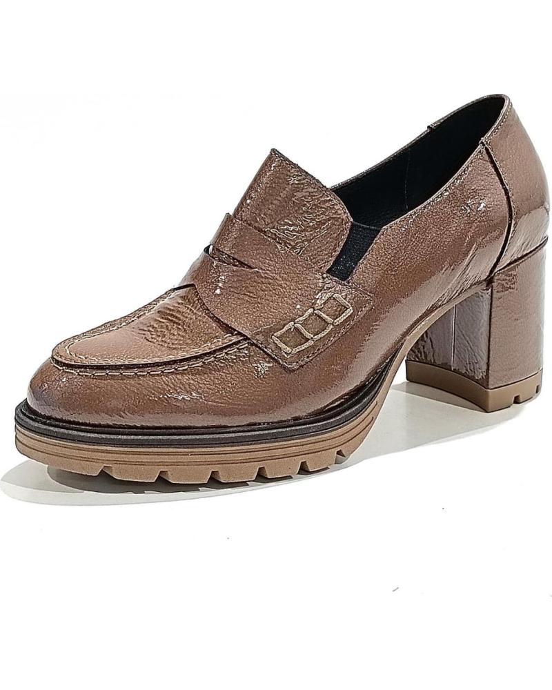 Sapatos de Mulher VIGUERA ZAPATO MOCASIN DE CHAROL CON TACON Y PLATAFORMA PARDO