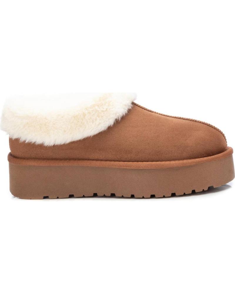 XTI ZUECO DE CASA CON PLATAFORMA CAMEL 14221103 CAMEL