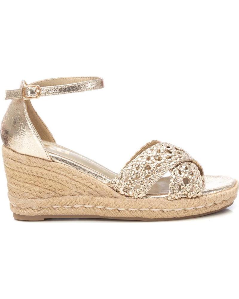 SANDALIAS CUÑA XTI 142774 DORADAS CON ESPARTO ORO
