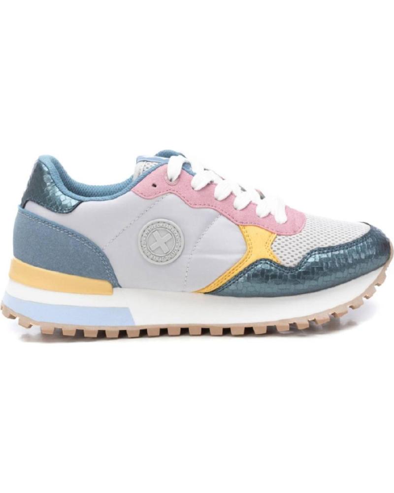 ZAPATILLAS DEPORTIVAS XTI CON PANELES MULTICOLORES JEANS