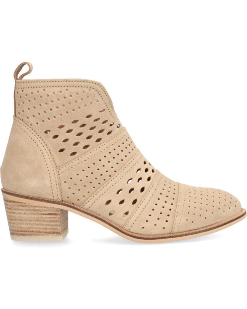 BOTÍN ALPE 5391 DE CAÑA BAJA CON DISEÑO CALADO COLOR ARENA ARENA