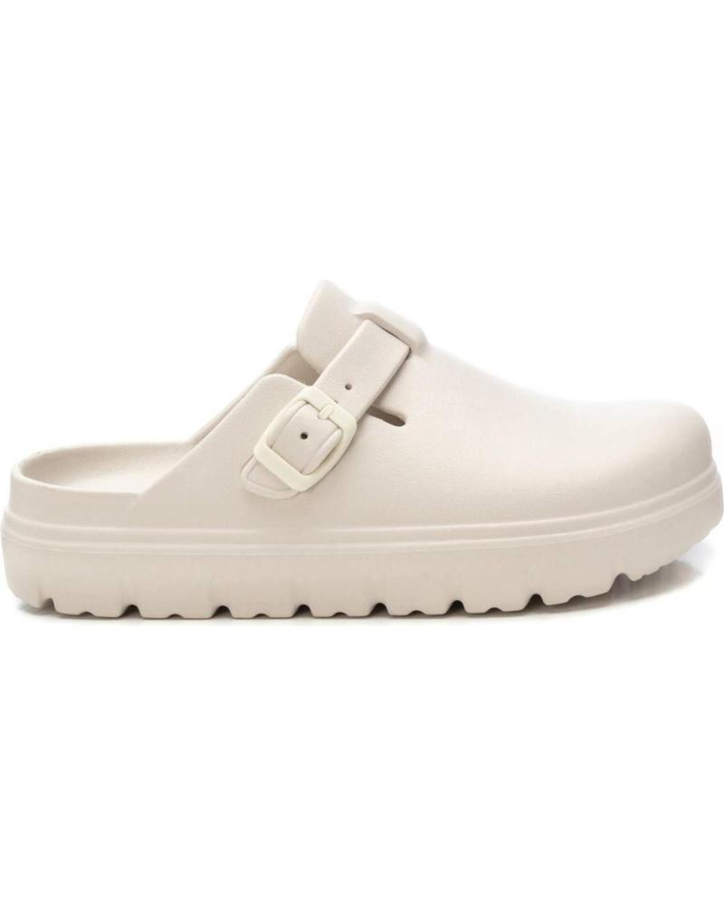 ZUECOS CLOG XTI 144137 COLOR HIELO CON TIRA Y HEBILLA HIELO