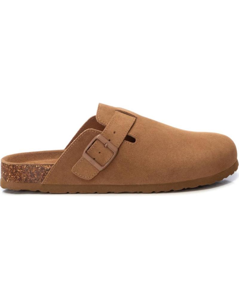 Zuecos de Hombre XTI 144138 CAMEL