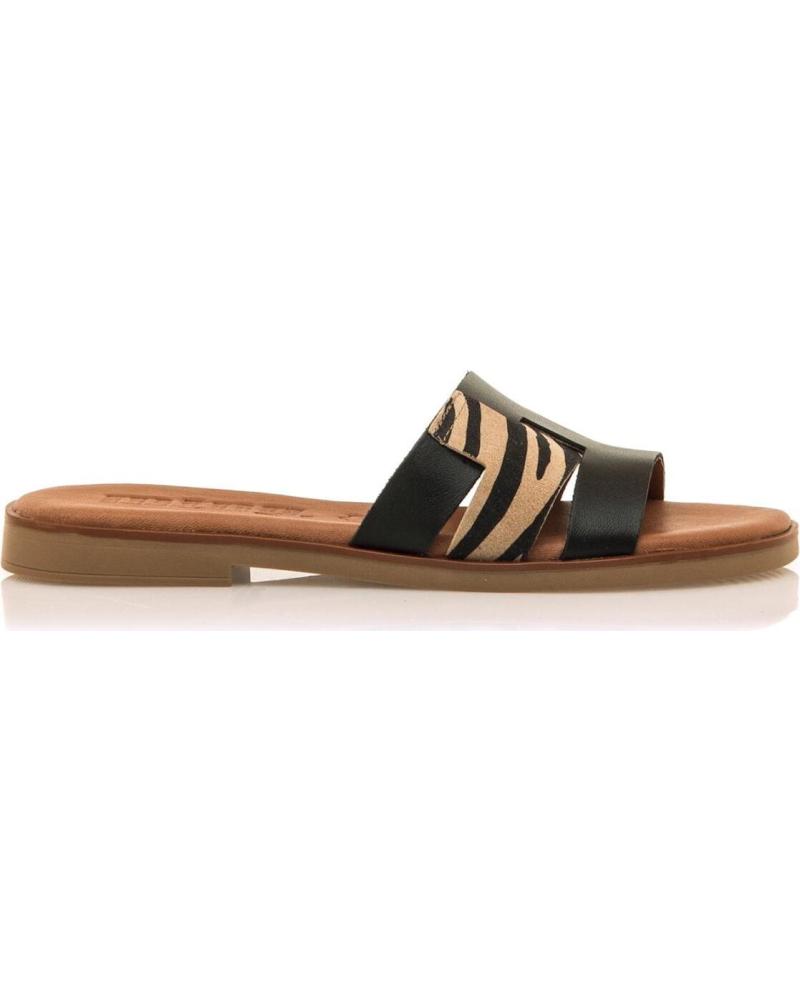 SANDALIAS PLANAS MTNG MUSTANG 54181 NEGRAS NEGRO