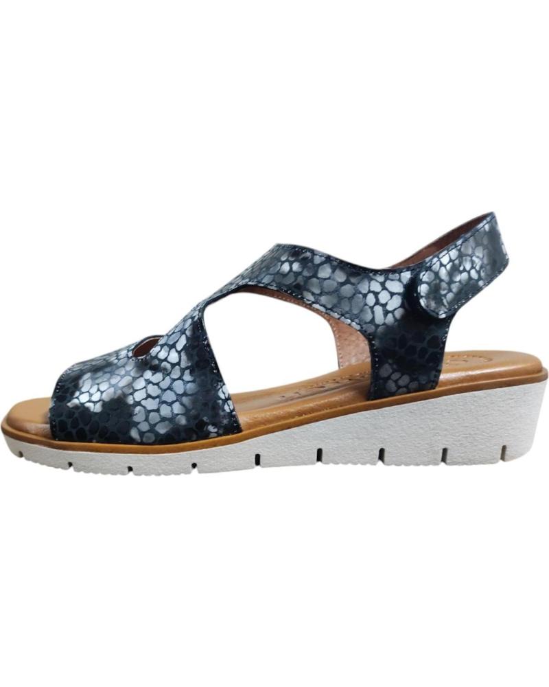 MAWEN SANDALIA EN PIEL NATURAL CON CUNA BAJA Y PLANTA DE GEL AZUL