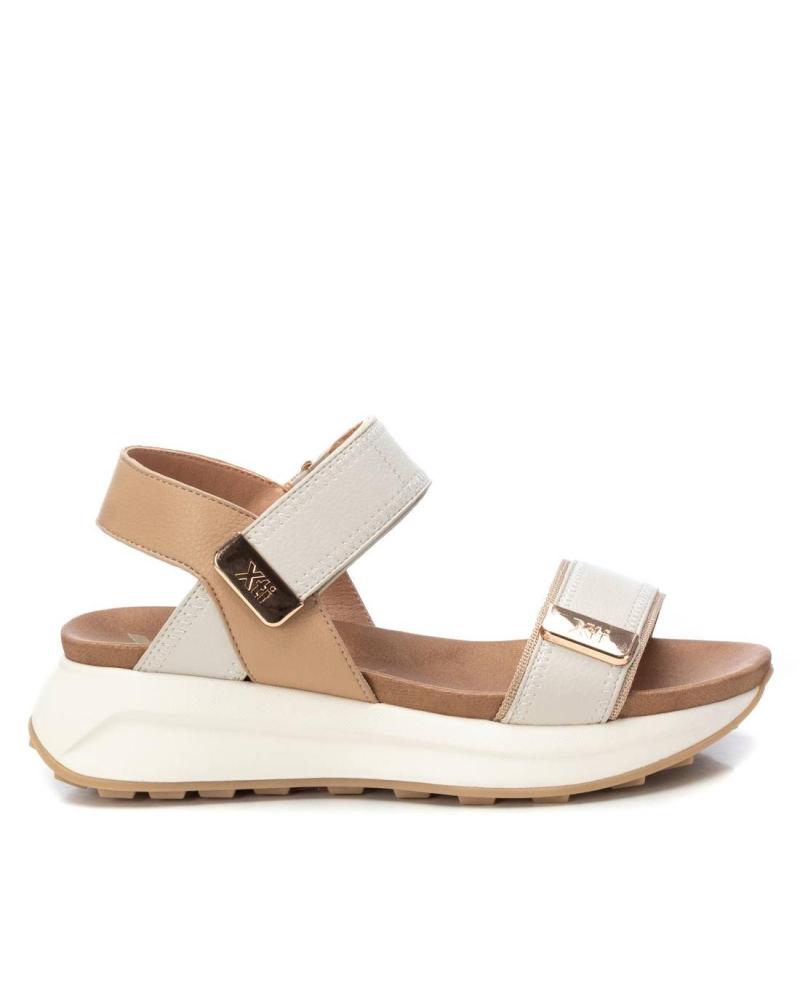 SANDALIAS XTI DE PLATAFORMA CON CIERRE DE VELCRO BEIGE