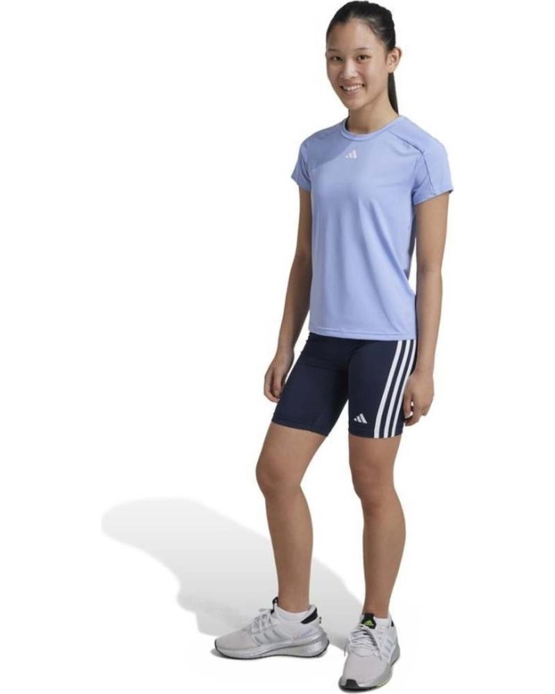 CONJUNTO ADIDAS IW3313: CAMISETA CELESTE Y MALLA AZUL CELESTE AZUL