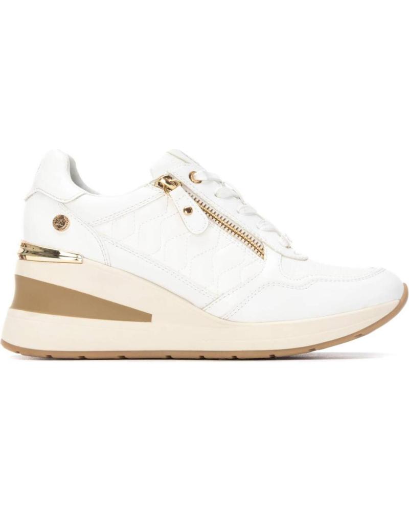 ZAPATILLAS XTI 144380 CON CUÑA INTERNA Y CREMALLERA DECORATIVA BLANCAS BLANCO