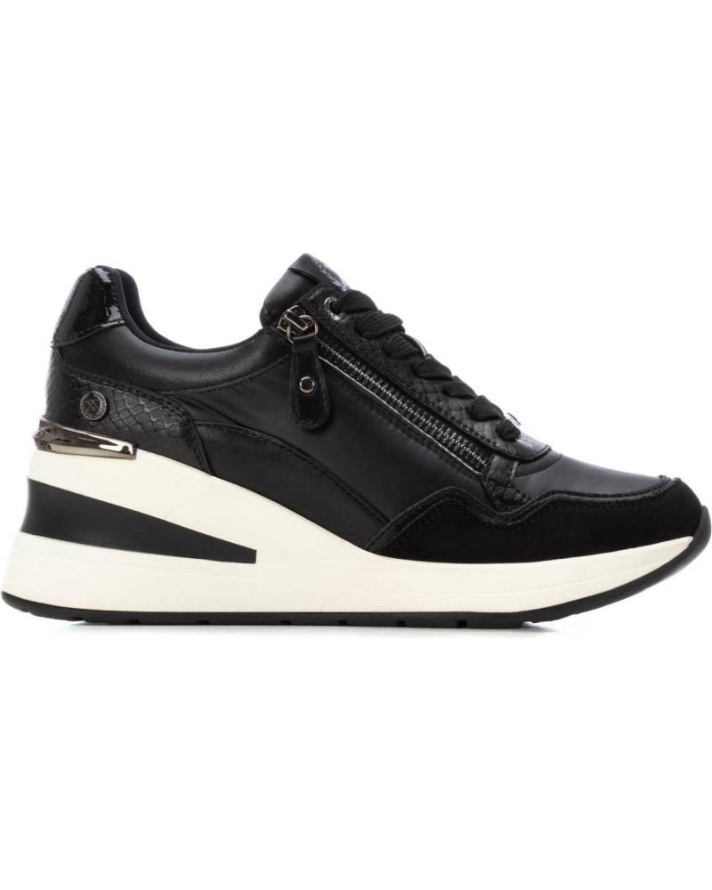 ZAPATILLAS XTI 144382 CON CUÑA INTERNA Y CREMALLERA DECORATIVA NEGRAS NEGRO