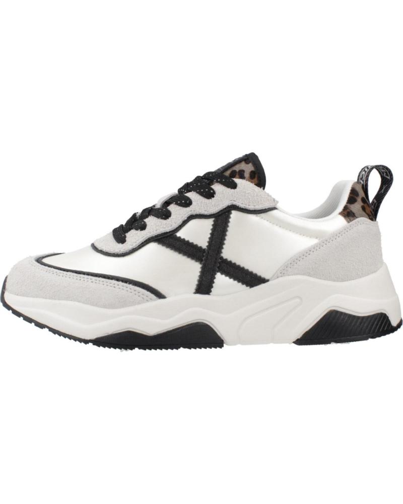 MUNICH WAVE 177 ZAPATILLAS BLANCAS Y NEGRAS | REFS. 8770177, 14028 177