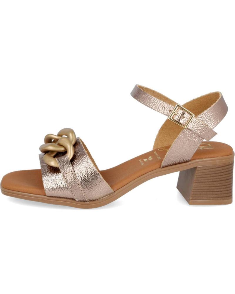 SANDALIAS 5613 CON DETALLE DE CADENA EN PIEL METALIZADA CAVA