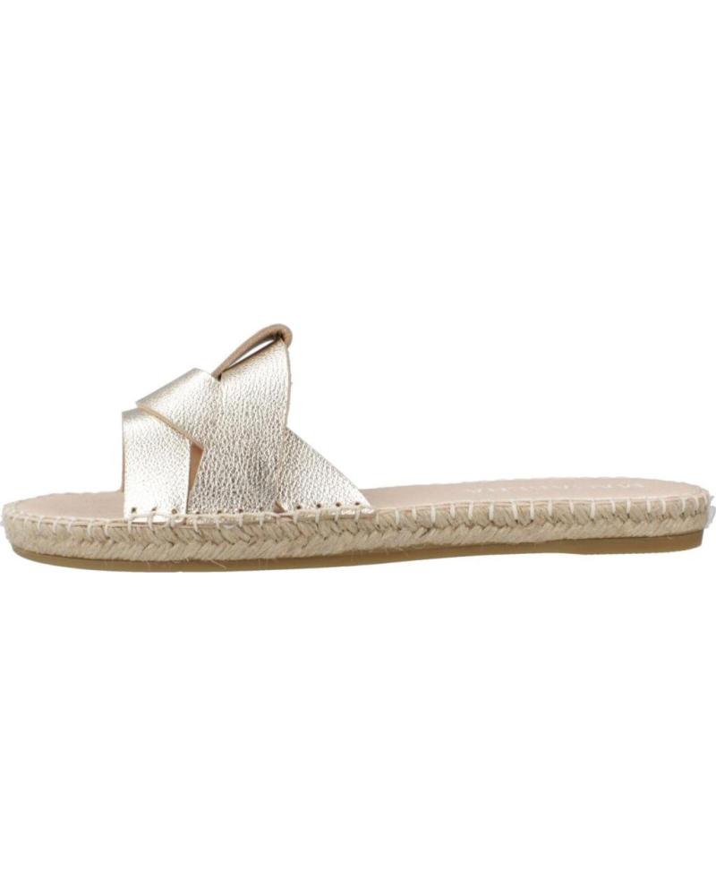SANDALIAS PLANAS MACARENA PLAYA86 EN ORO PLATINO - ESTILO VERANIEGO PLTN