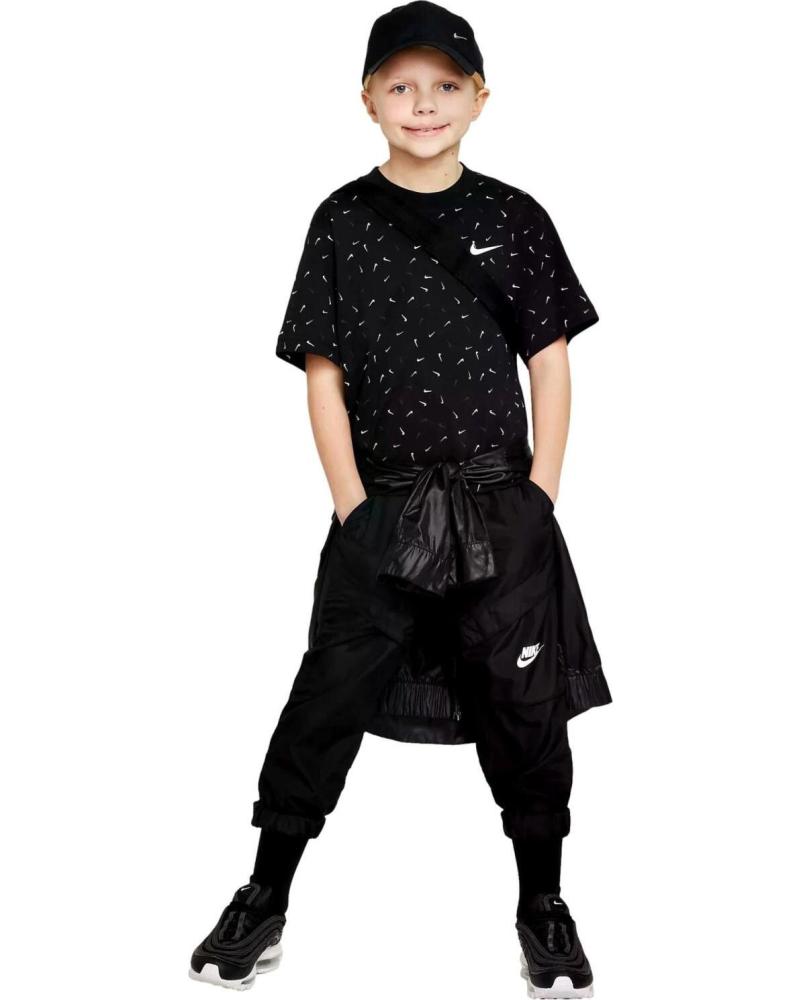 CAMISETA NIKE LOGO FN9605-010 NEGRA PARA NIÑO NEGRO