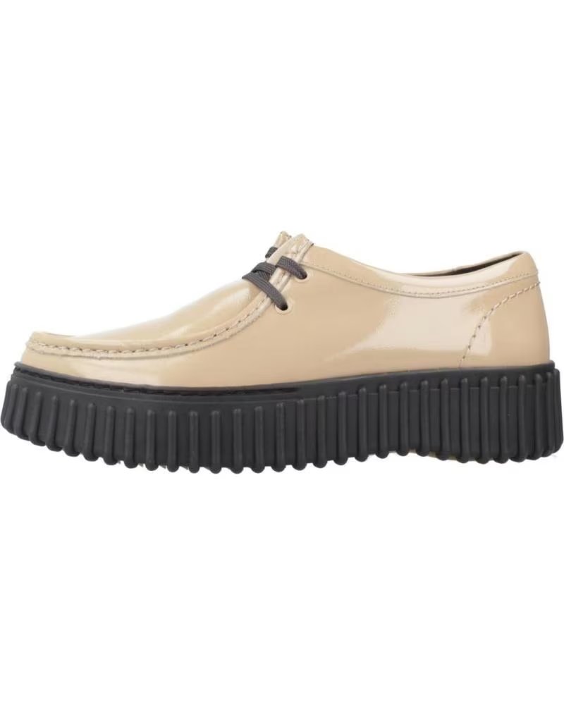 Clarks Zapatos Casual Torhill Bee Patent Beige Beige