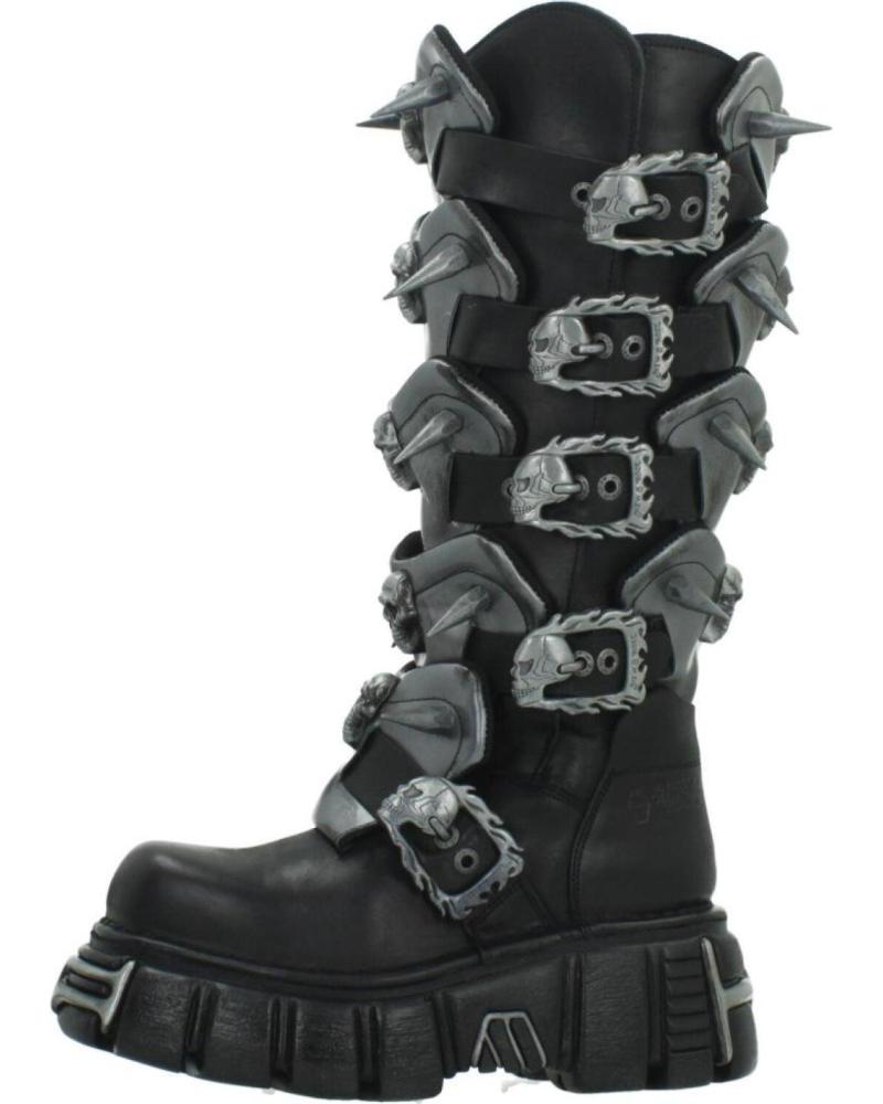 BOTAS NEW ROCK M760 C1 NEGRAS CON CALAVERAS, TACHUELAS Y PLATAFORMA NEGRO