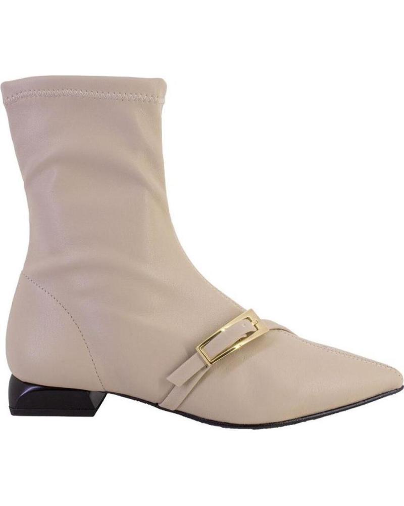 DANIELA VEGA 2721 BOTINES BEIGE CON HEBILLA DORADA BEIGE