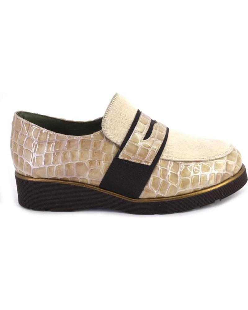 NIVAL ESTHER POTRO - MOCASINES BEIGE CON TEXTURA GRABADA BEIGE