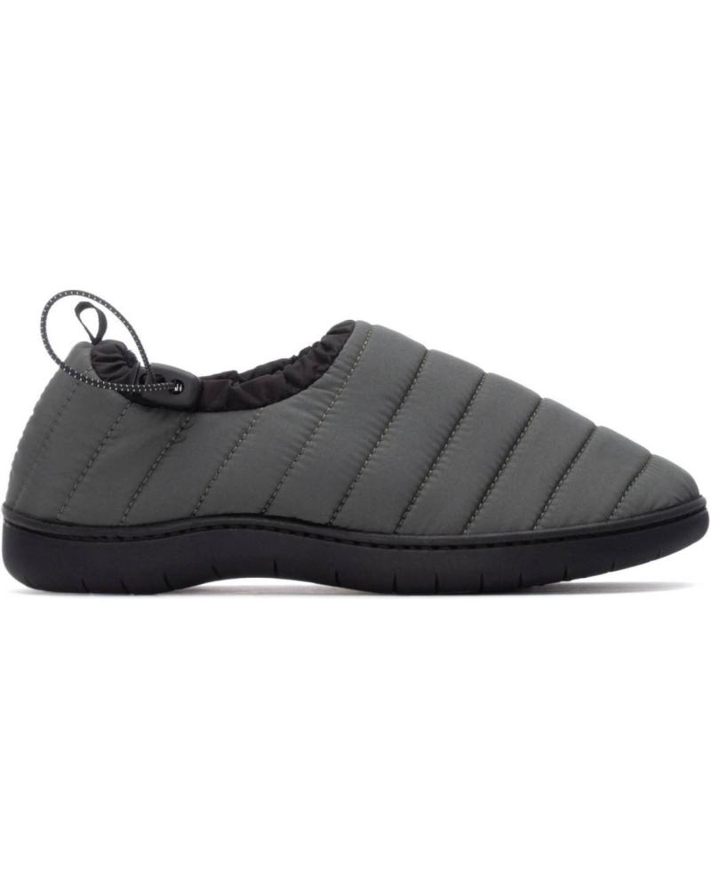 ZAPATILLAS DE ESTAR POR CASA XTI 144709 KAKI KAKI