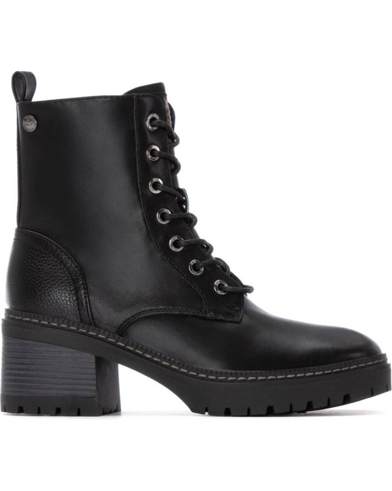BOTAS MILITARES XTI CON TACÓN Y CORDONES NEGRA NEGRO