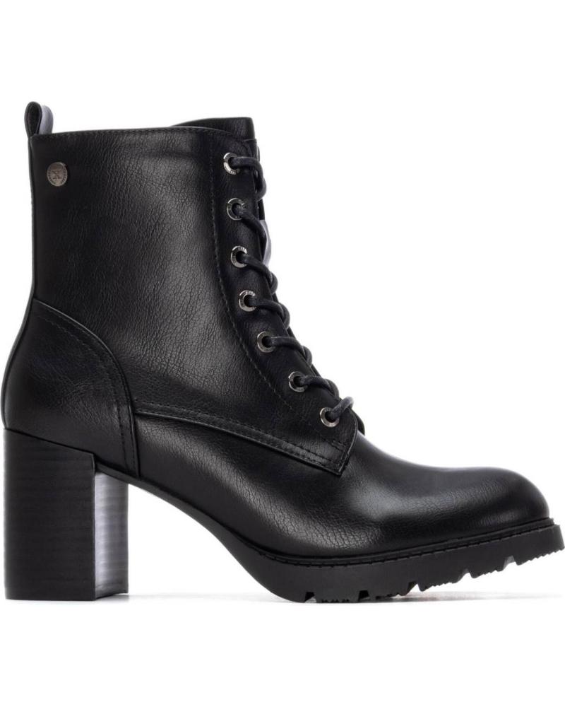 BOTÍN XTI 144298 NEGRO CON TACÓN Y CORDONES NEGRO
