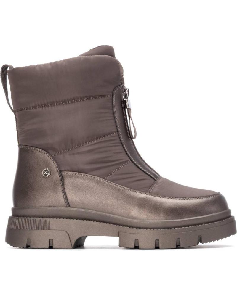 XTI BOTÍN 144449 BRONCE CON CIERRE FRONTAL Y SUELA TRACK BRONCE