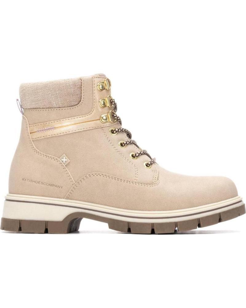 BOTAS DE SENDERISMO XTI MODELO 144631 CON CORDONES Y SUELA TRACK BEIGE
