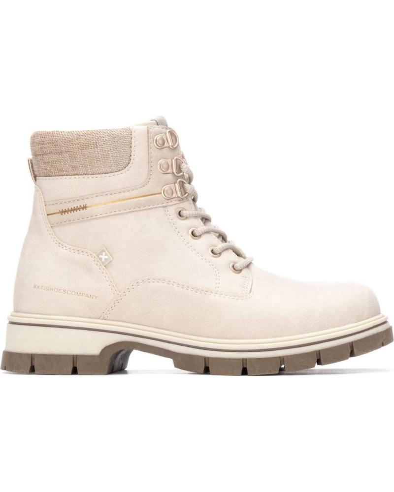 BOTAS DE SENDERISMO XTI 144631 HIELO CON CORDONES Y SUELA TRACK HIELO