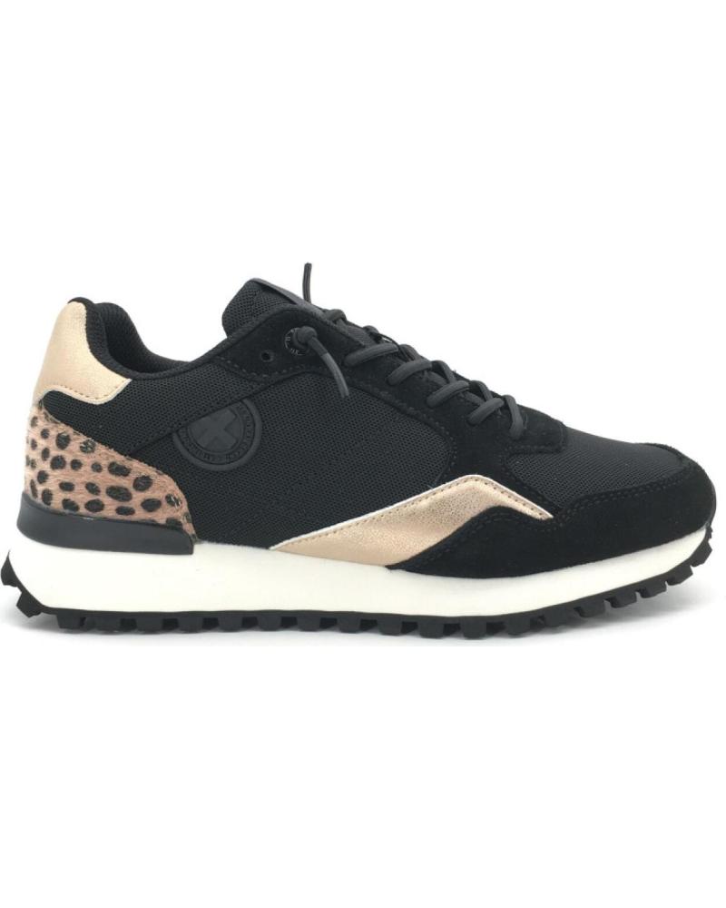 XTI ZAPATILLAS URBANAS SANT NEGRAS CON DETALLE ANIMAL PRINT | MODELO 144161 NEGRO
