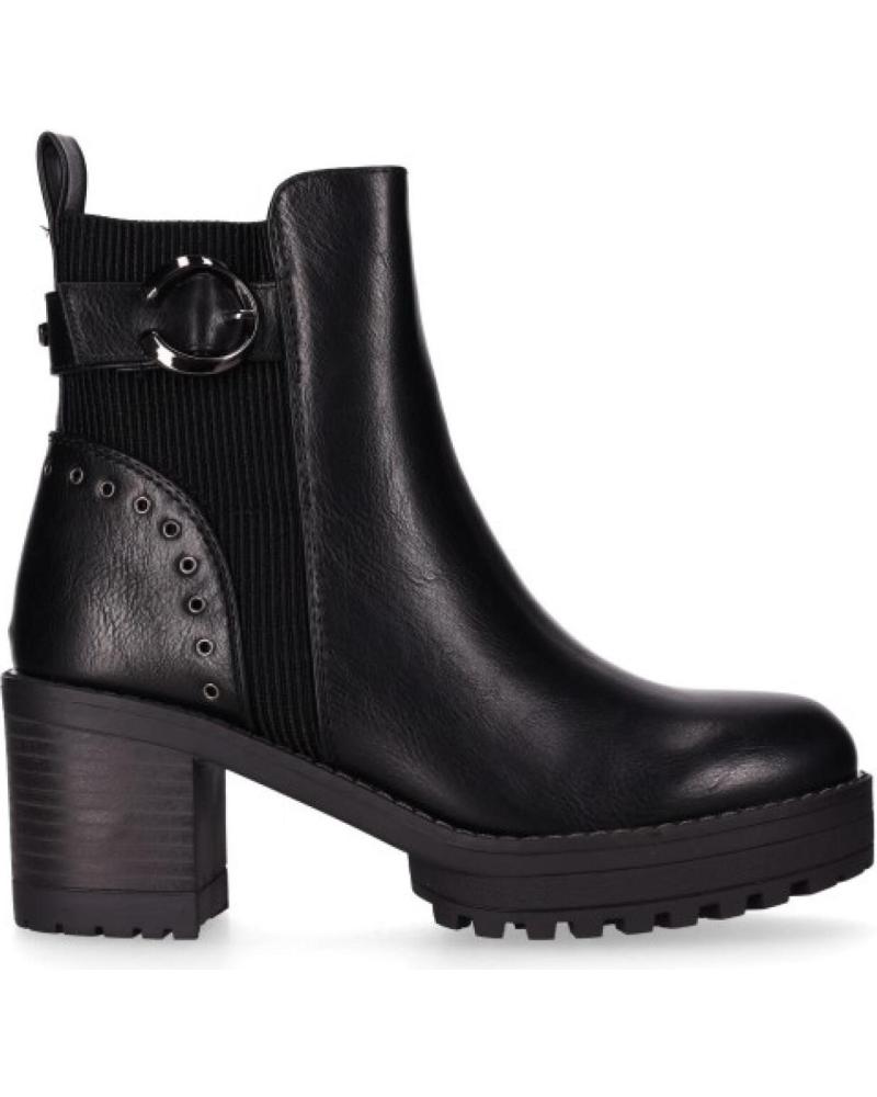 BOTINES CHIKA10 PILAR 29 NEGROS CON TACÓN Y DETALLES METÁLICOS NEGRO-BLACK