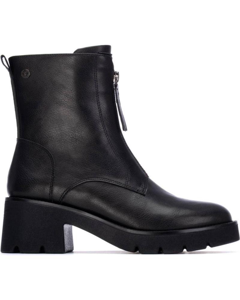 BOTÍN XTI 144312 NEGRO CON CREMALLERA FRONTAL Y SUELA TRACK NEGRO