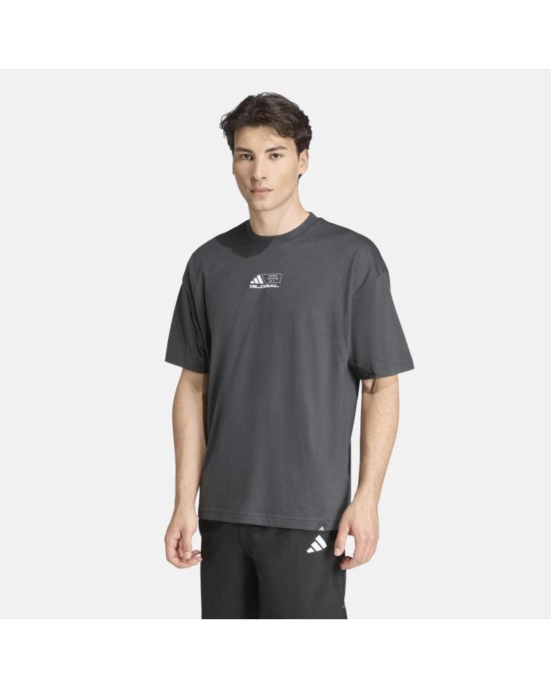 CAMISETA ADIDAS MANGA CORTA CON LOGO CENTRAL GRIS CARBÓN NAN