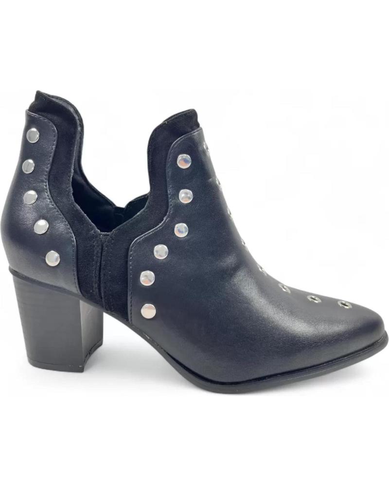 BOTÍN COWBOY TIMBOS 132223 NEGRO CON TACHUELAS Y TACÓN NEGRO