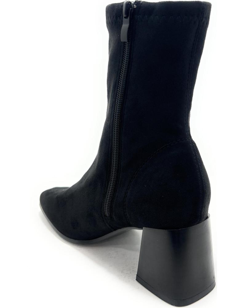 BOTÍN ELÁSTICO BUONAROTTI ANTE TACÓN PUNTA VEST NEGRO