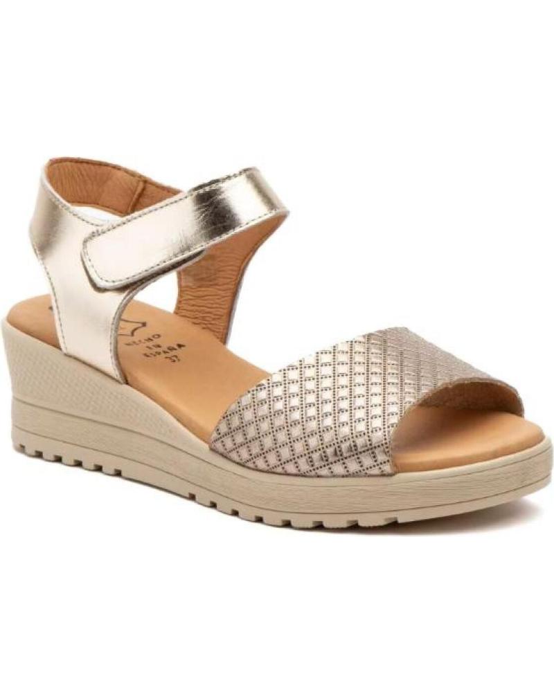 SANDALIAS DE CUÑA ALTO ESTILO CON CIERRE DE VELCRO Y PUNTERA PLATEADA PLATEADO