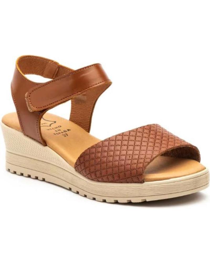 SANDALIA DE CUÑA ALTO ESTILO PARA MUJER CON CIERRE DE VELCRO Y PUNTERA MARRóN