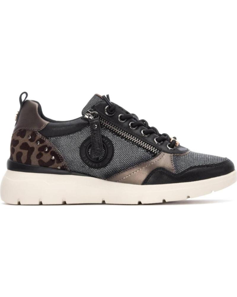 ZAPATILLAS CARMELA 162513 CON DETALLE ANIMAL PRINT NEGRO