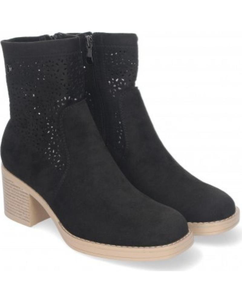 BOTAS DE MUJER SPORT3PUNTO0 VR001 NEGRAS CON TACÓN Y DETALLE CALADO VARIOS COLORES