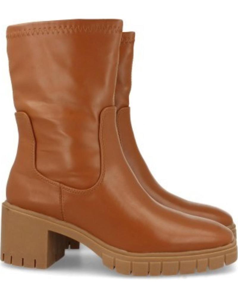 BOTAS DE PIEL CAMEL CON SUELA TRACK SPORT3PUNTO0 2DB-1539 PARA MUJER VARIOS COLORES