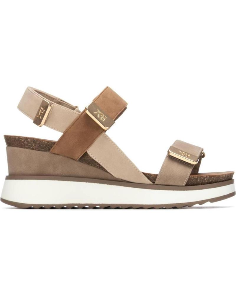 SANDALIA DE CUÑA CON TIRAS AJUSTABLES BEIGE