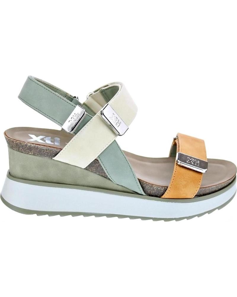 SANDALIAS XTI MODELO 142822 CON PLATAFORMA VERDE