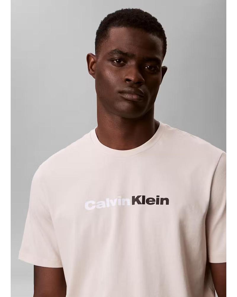 CALVIN KLEIN CAMISETA CALVIN KLEIN JEANS DE MANGA CORTA CON LOGO FRONTAL BEIGE