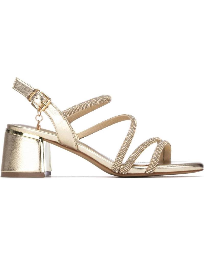 XTI SANDALIAS XTI CON TIRAS CRUZADAS Y TACÓN METÁLICO ORO-PLATINO