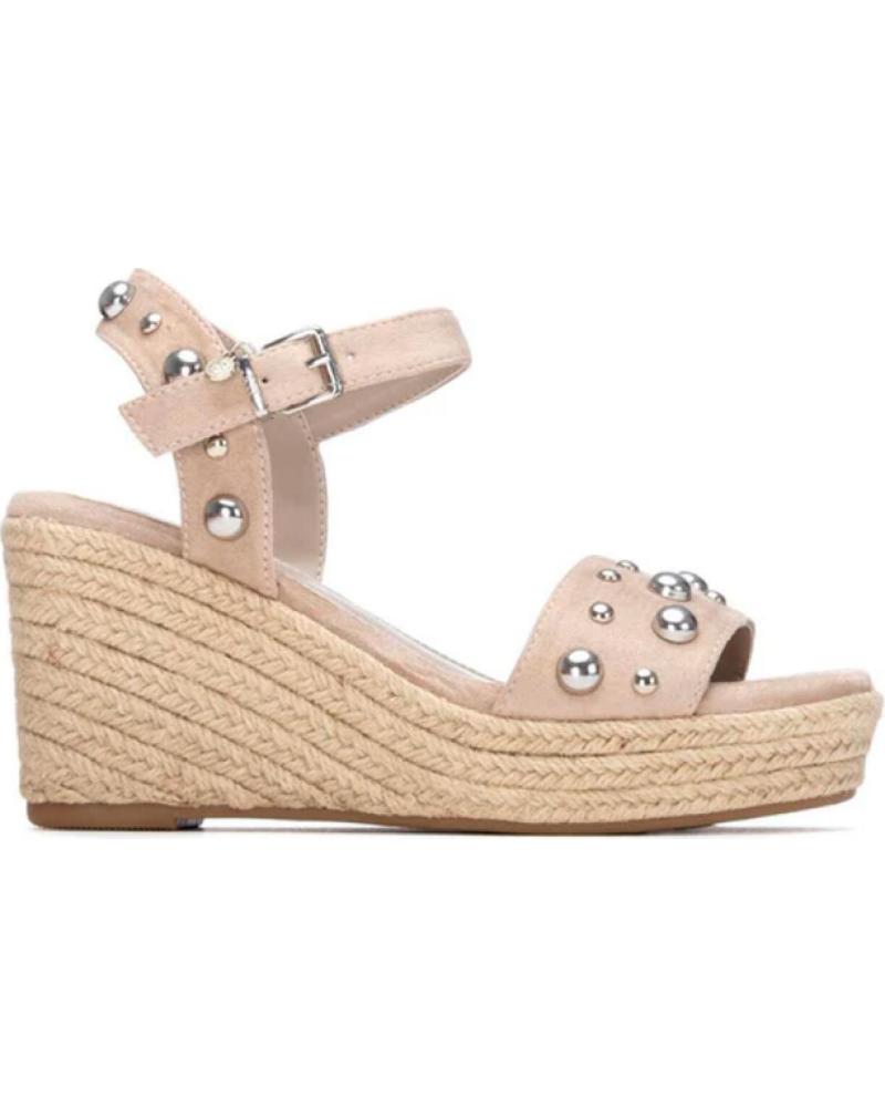 XTI SANDALIAS DE CUÑA CON TACHUELAS REF 145454 MARRóN