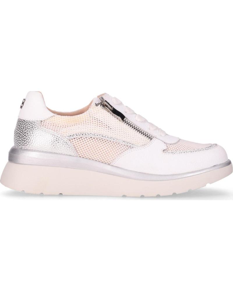 CHIKA10 ZAPATILLAS CASUAL HIBISCO 06 CON CIERRE LATERAL Y DETALLES METALIZADOS BLANCO-WHITE