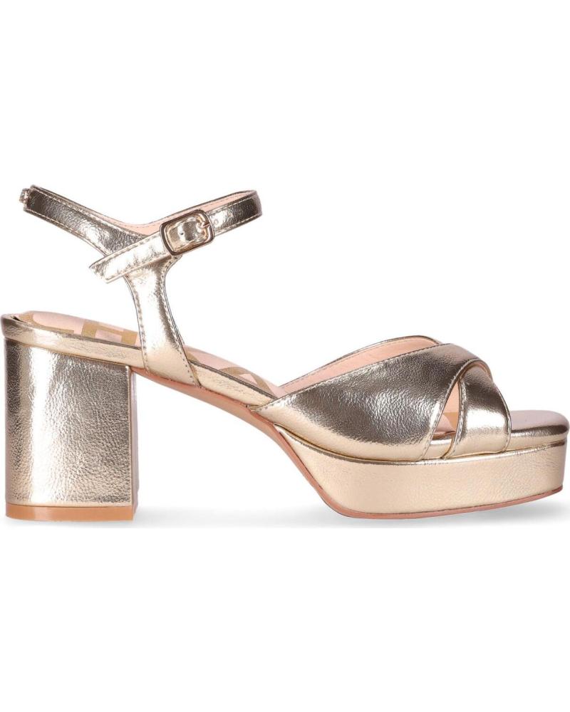 CHIKA10 SANDALIA DE TACÓN FLORA CON PLATAFORMA PLATINO-LG GOLD