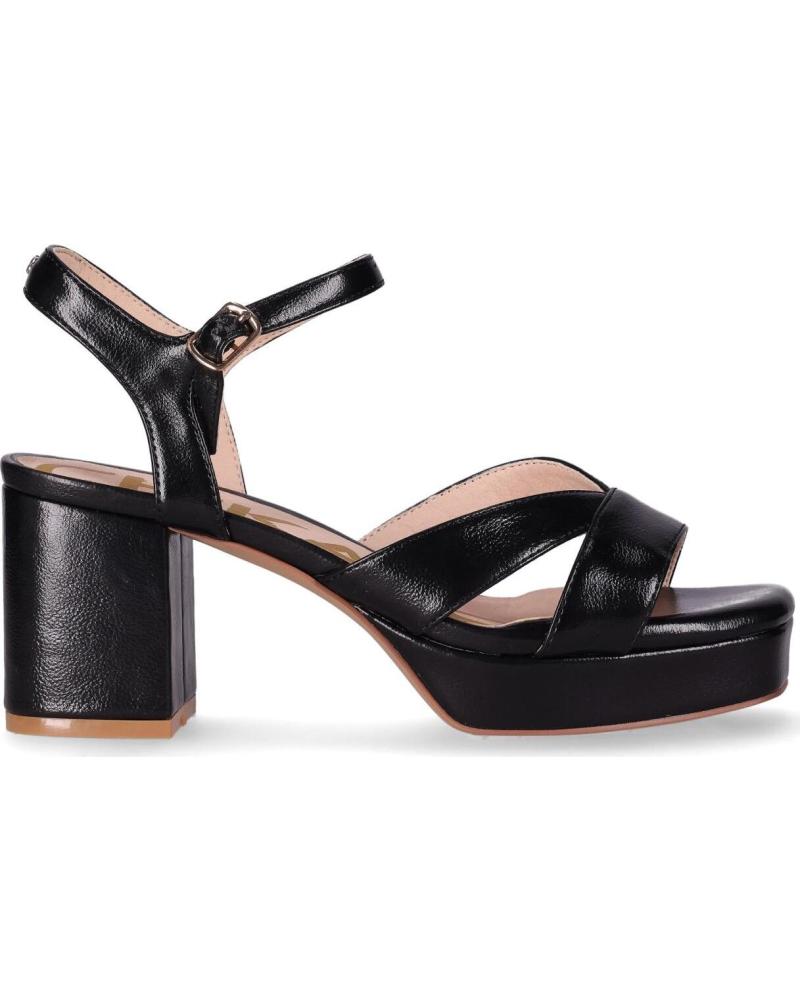 CHIKA10 SANDALIA DE TACÓN BLOQUE CON TIRAS CRUZADAS Y PLATAFORMA NEGRO-BLACK