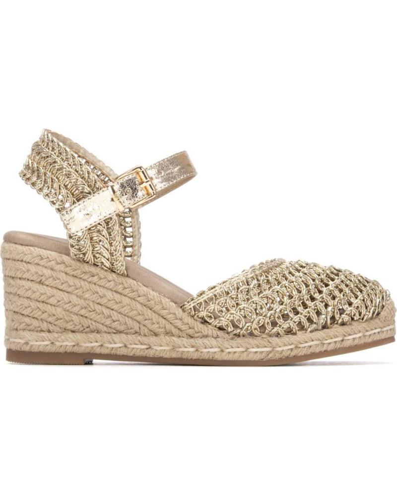 XTI SANDALIA CUÑA ESPARTO TRENZADA 145296 ORO