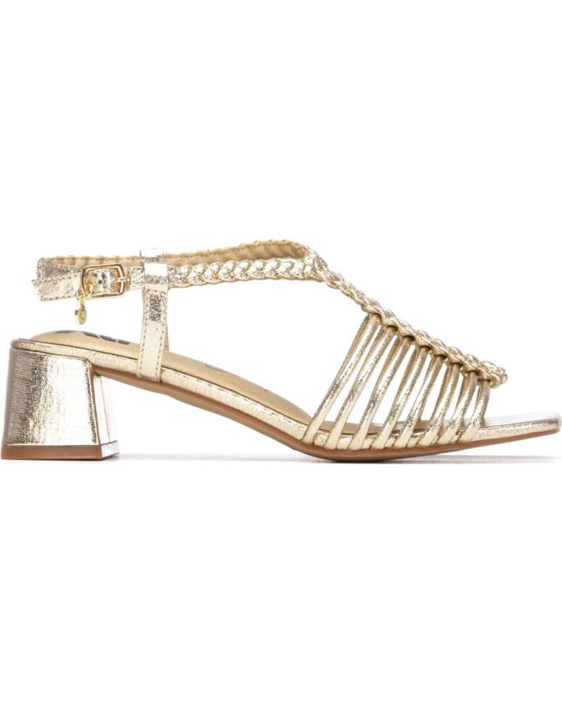 XTI SANDALIA XTI 145433 CON TACÓN BLOQUE Y TIRAS METALIZADAS ORO