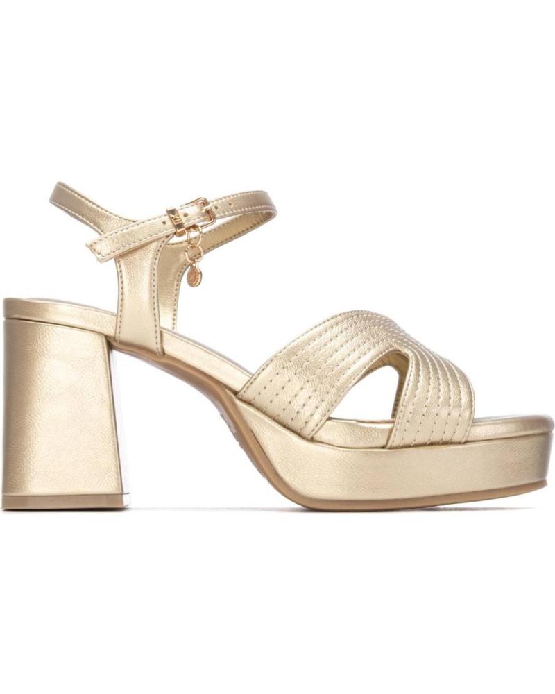 XTI SANDALIAS DE PLATAFORMA CON TACÓN ANCHO Y TIRAS CRUZADAS ORO